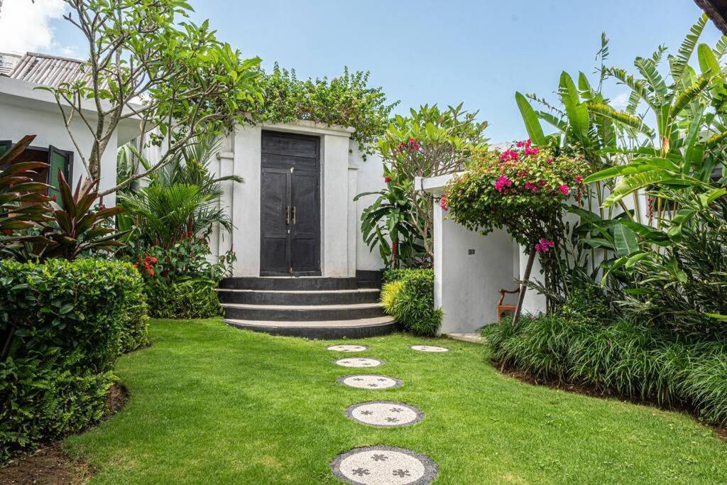 Berawa Canggu Stylish Joglo 3 Bedrooms Private Villa With Private Pool Exterior photo