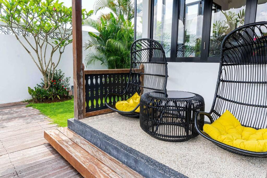 Berawa Canggu Stylish Joglo 3 Bedrooms Private Villa With Private Pool Exterior photo