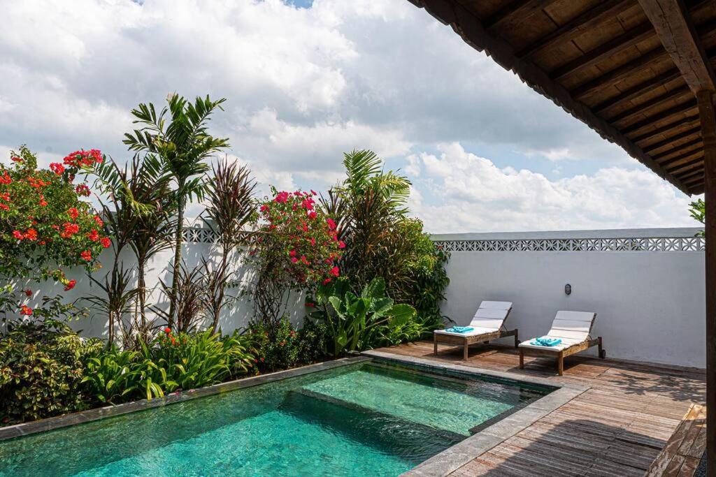 Berawa Canggu Stylish Joglo 3 Bedrooms Private Villa With Private Pool Exterior photo